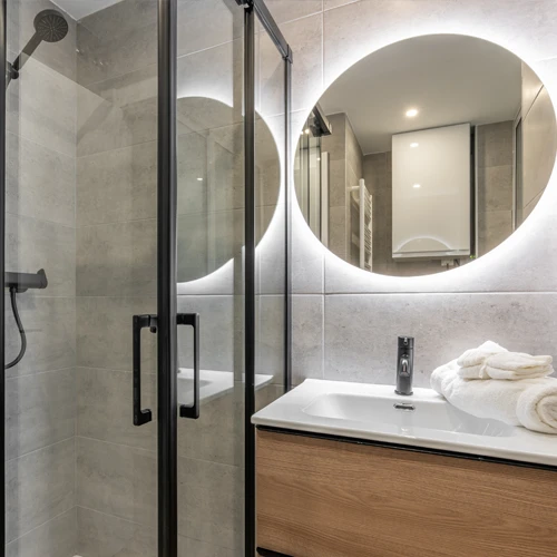 Choosing the Right Custom Mirror