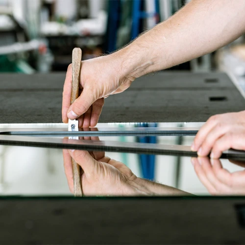 Precise Measurement & Custom Mirror Glass Cutting